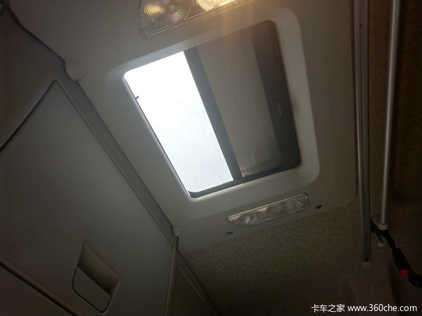 一汽解放 J7 550 新车到店