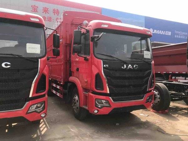 8米苍栅式载货车  详情表 车型名称 江淮  格尔发k5l中卡  220马力4*2