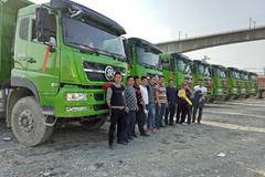 8台斯太尔自卸车交车仪式