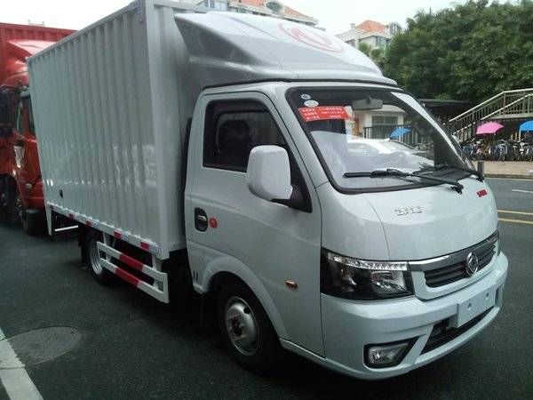 首付3万即可把3.1米厢式途逸开走
