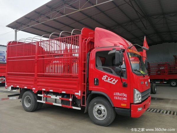 达州市源金汽贸城 虎V仓栅车交付客户