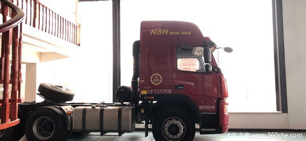 直降0.6万元 上海大运N8H牵引车促销中