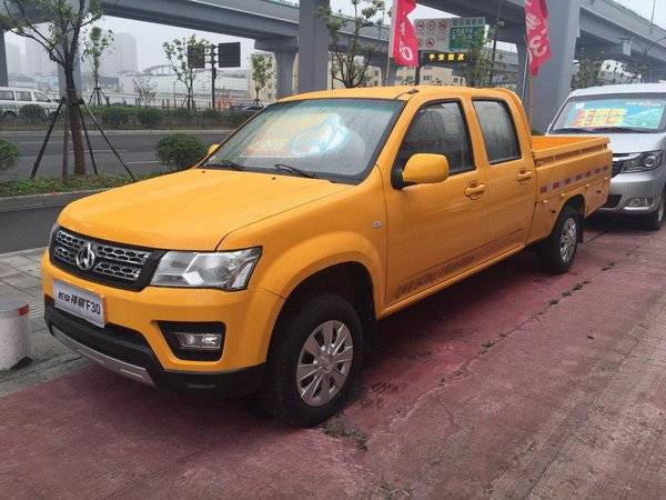 长安神骐皮卡工程黄到店促销