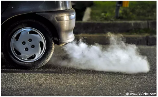 情况三:动力下降 排气管冒烟车子排气管异常冒烟就是燃烧室里面出了