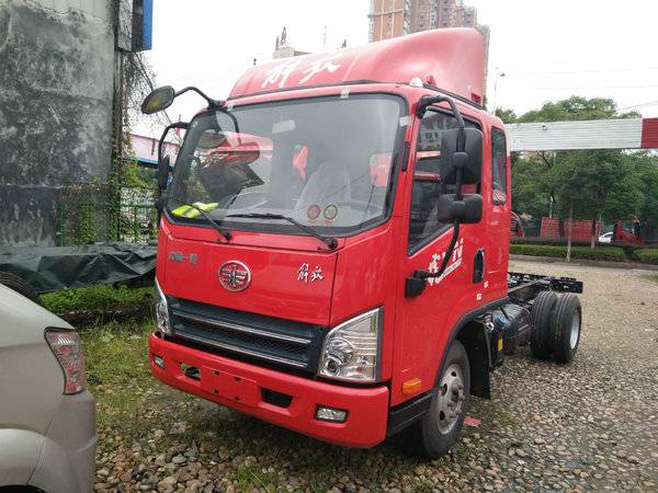 新车到店 >解放490单排有货啦---请你来鉴赏  解放 虎vn 110马力 4.