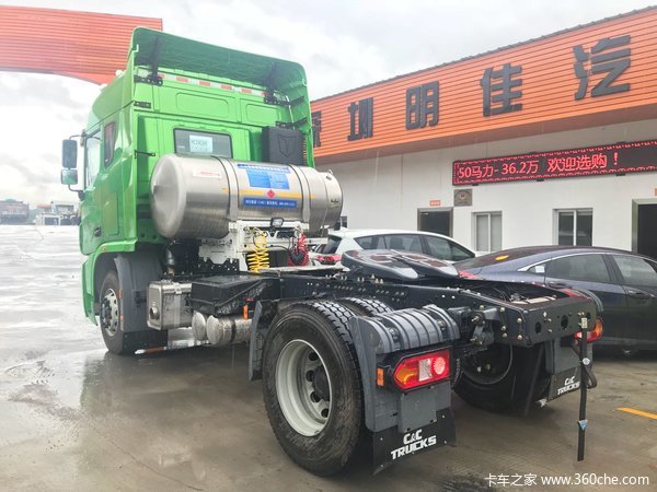 国三置换 深圳联合LNG牵引车现售33.3万