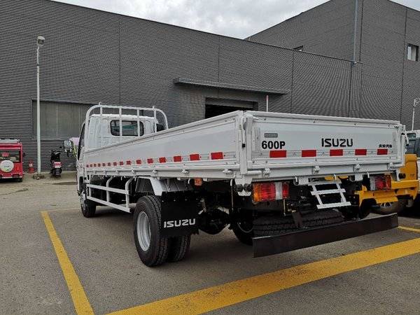 遵义庆铃600p.5米栏板车型到店!