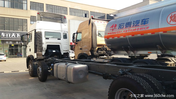 豪沃T5G-280 9.6米载货到店
