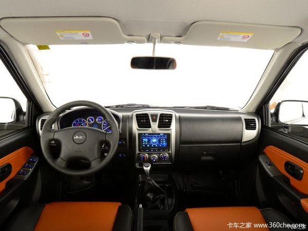 让利促销 江铃宝典仅10.38万起