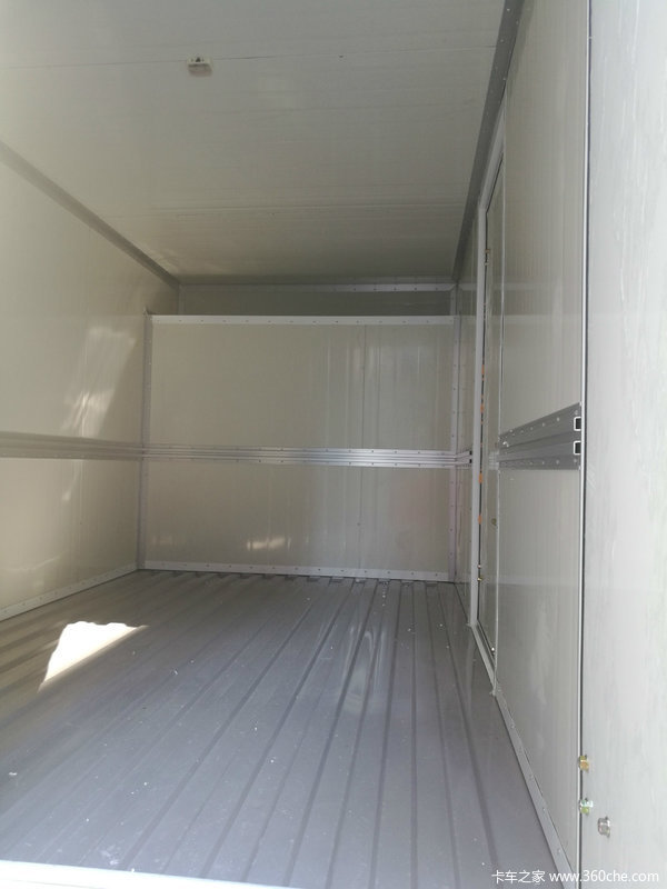 荆州长安新豹双排2.71凸头箱车到店