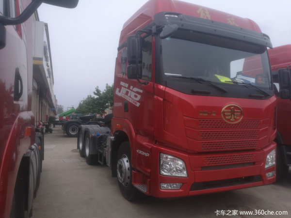 新款JH6 430马力凸地板牵引车