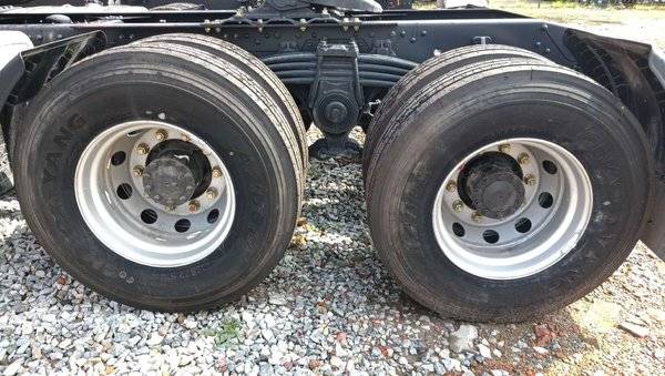 购车头送挂车 南阳乘龙H7牵引车热销中