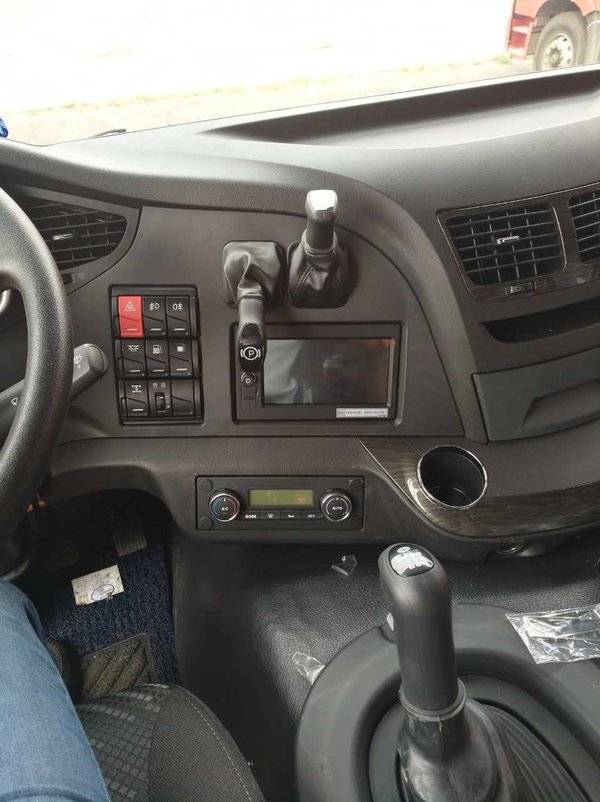 优惠促销 >新j6p 460四季款直降六千  一汽解放 新j6p重卡 领航版四季