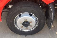 东风多利卡5.2排半大吨位到店