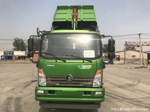 “重汽王牌渣土车”铸就“蓝天白云梦”