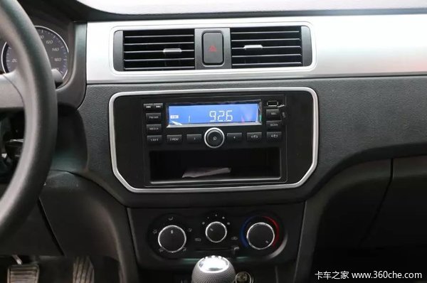 在内饰设计长安神骐f30单排层次分明功能化,人性化优点显著是典型的乘