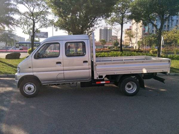 98万  东风 小霸王w 1.5l 110马力 汽油 2.