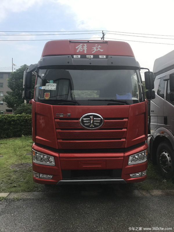 解放2018款新J6P420马力到店