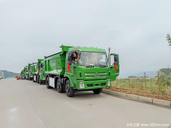三环昊龙14台绿色环保渣土车成功交付