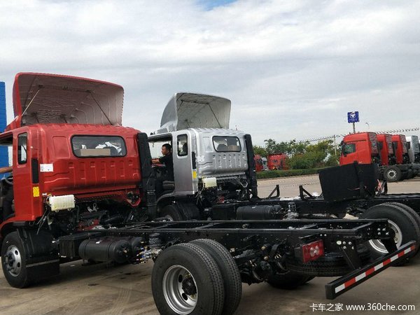 福田欧马可S3新车到店