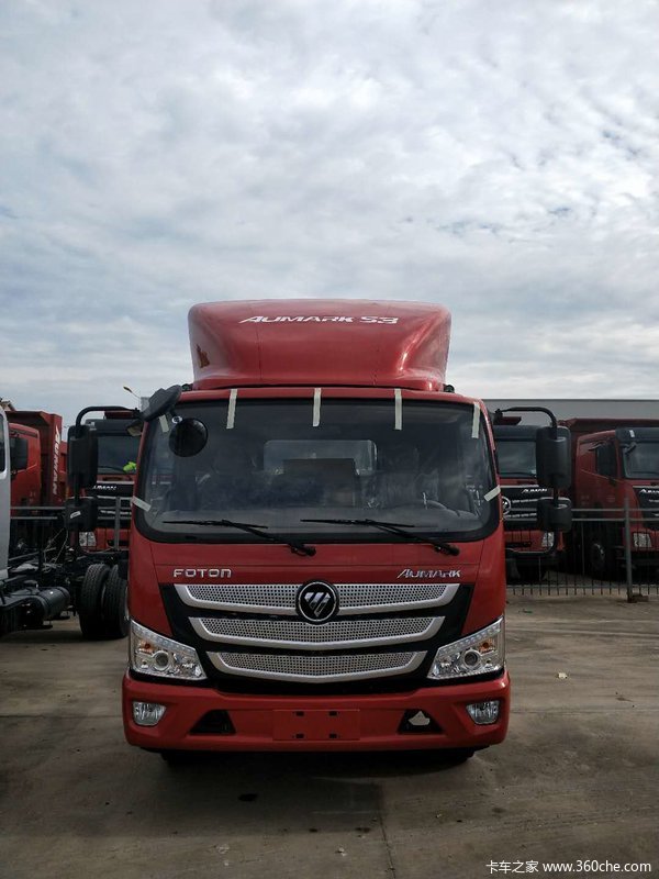 福田欧马可S3新车到店