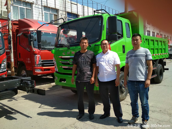 四川现代自卸瑞越用户交车仪式