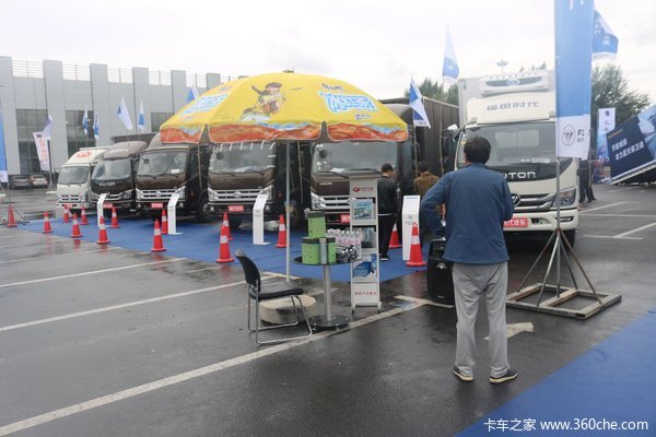 长春市新元发车辆 亮相长春国际物流展