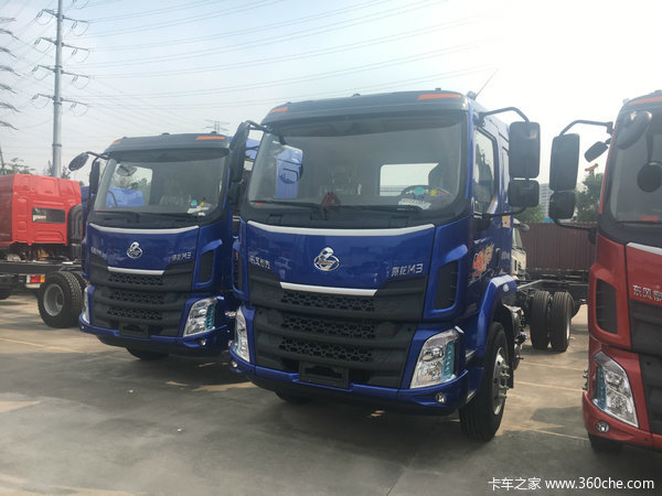东风柳汽 新乘龙M3中卡 180马力