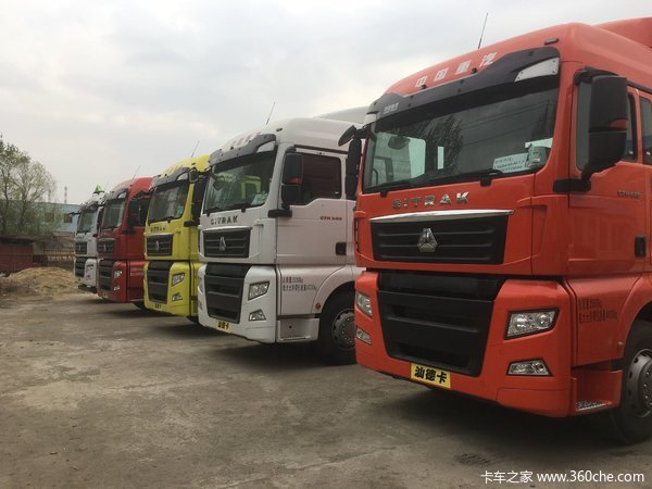 汕德卡540马力带液缓牵引车 仅售43.5万