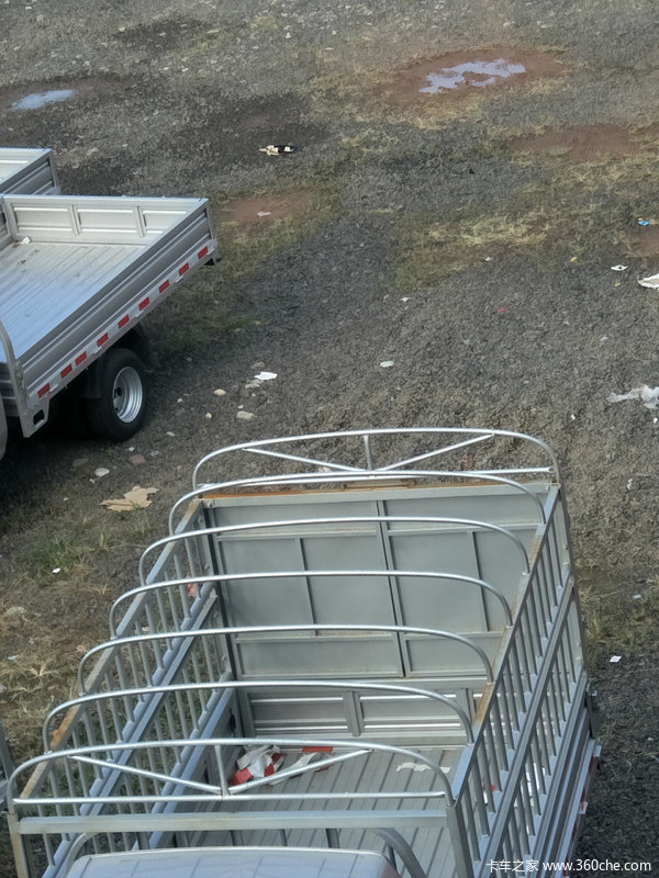 庆祝李全芳喜提爱车跨越王X5