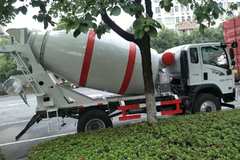 重汽王牌搅拌车到店啦