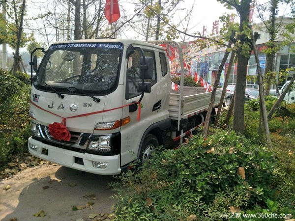 骏铃v3 120马力 排半栏板