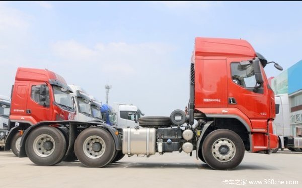 南充市恒辉乘龙H5牵引车成功交付客户