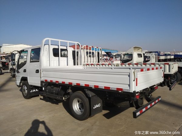 回馈用户 包头康铃h载货车钜惠0.5万元