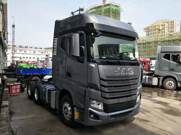 江淮 格尔发k7w重卡 豪华版 540马力 6x4牵引车装配高顶驾驶室,动力