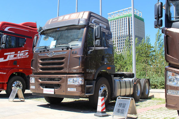 回馈用户 天津解放悍V牵引车钜惠1.0万