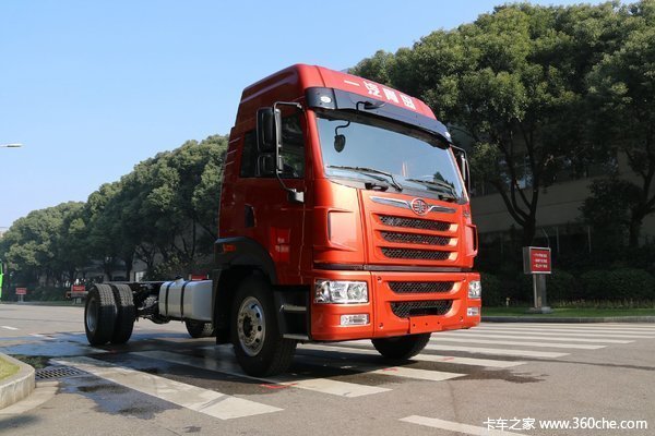 新车促销 国六龙V载货车现售16.5万元