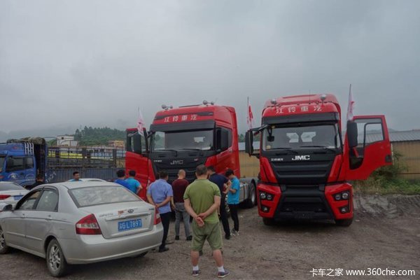高速物流新锐 威龙牵引车进入南川市场
