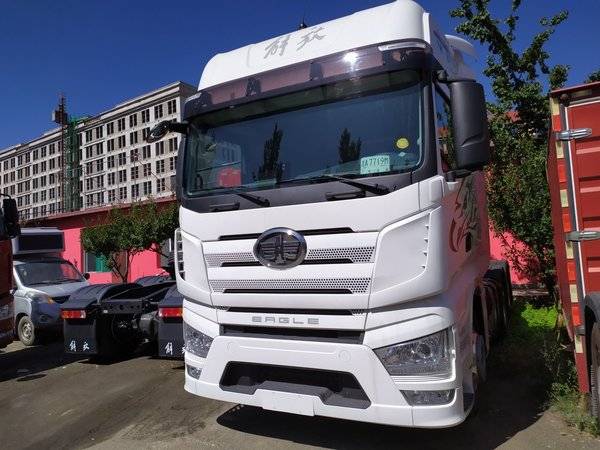 促销新闻 新车到店 呼和浩特j7牵引车仅售48万元 一汽解放 j7重卡 550