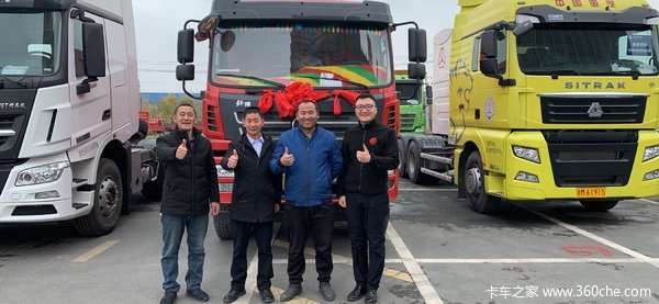 现场交车1台 乌市轩德X6自卸车交付客户