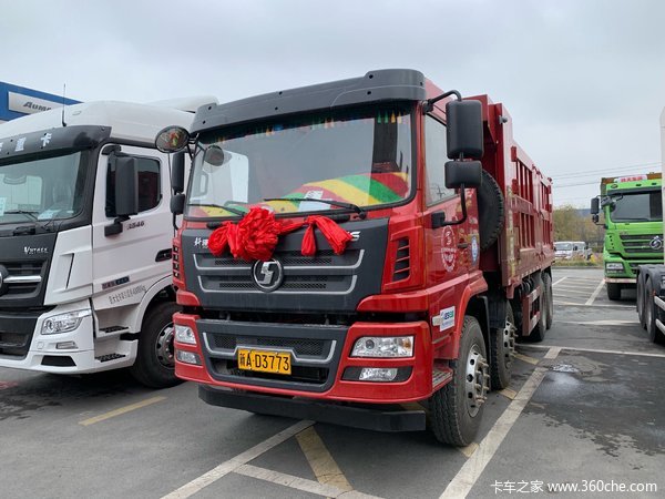 现场交车1台 乌市轩德X6自卸车交付客户