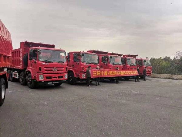 一次交车5台 十堰昊龙自卸车成功交付