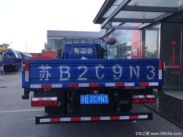 现场交车无锡盛田骏铃V5载货车交付客户
