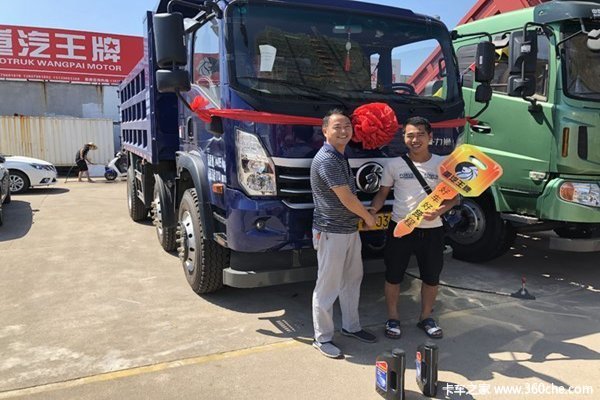 交车1台 赣州王牌力狮自卸车交付客户