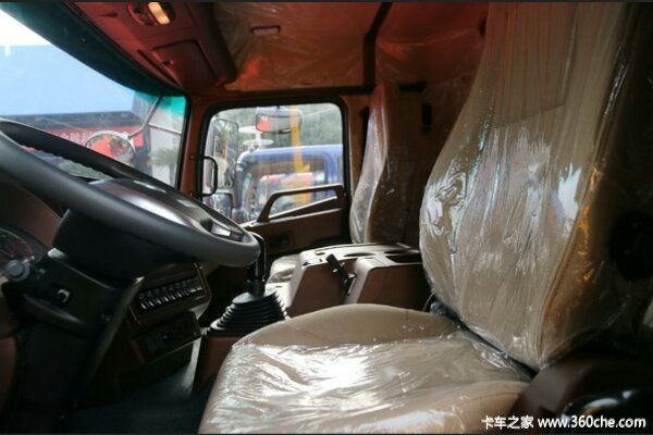 交车1台 赣州王牌力狮自卸车交付客户