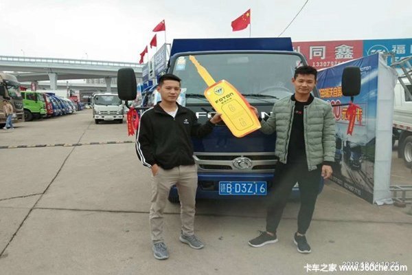 交车2台 赣州瑞沃E3自卸车成功交付