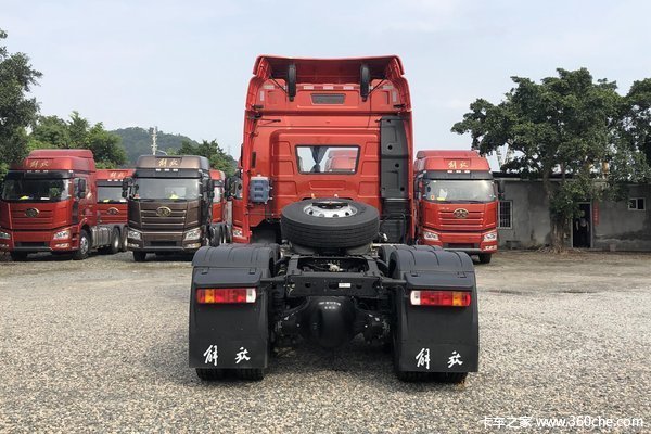 新车到店 吉安解放J6P牵引车售38.2万起