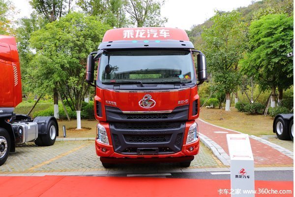 乘龙H5牵引车高舒适高安全低风阻低油耗