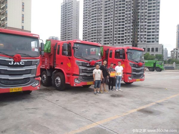 现场交车8台 赣州宏睿格尔发A5交付客户