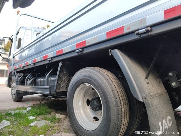 回馈用户绍兴骏铃V5载货车钜惠0.38万